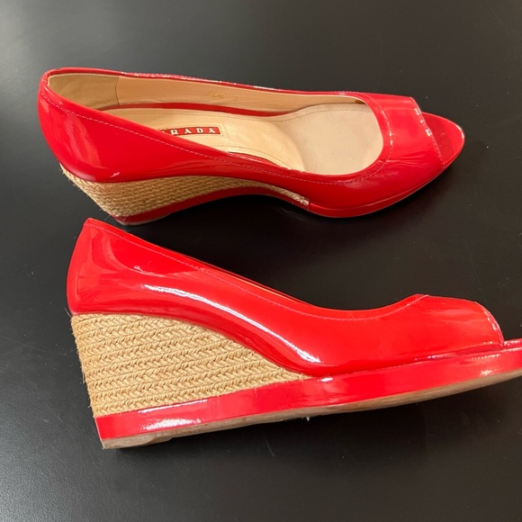 Prada Red Wedges Size 38 Red Patent Leather Peep Toe Espadrilles Made In Italy - Picture 11 of 14